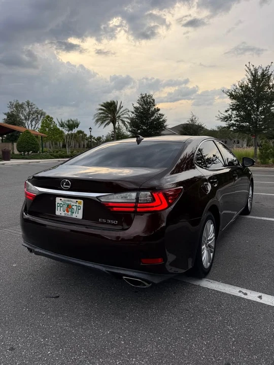 2016 Lexus ES 6th Gen - Image 3 of 11