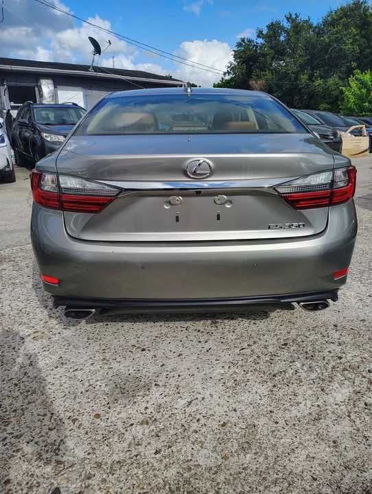 2016 Lexus ES 6th Gen - Image 6 of 11