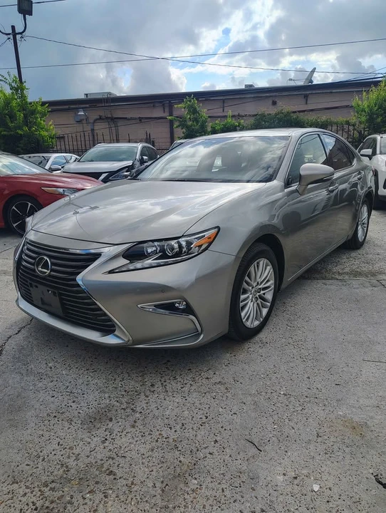 2016 Lexus ES 6th Gen - Image 2 of 11