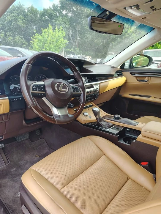 2016 Lexus ES 6th Gen - Image 7 of 11