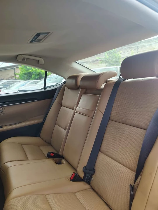 2016 Lexus ES 6th Gen - Image 10 of 11