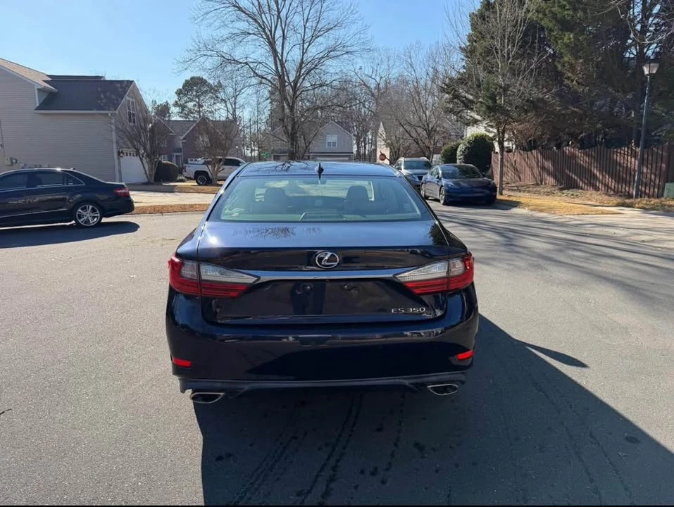 2016 Lexus ES 6th Gen - Image 2 of 10