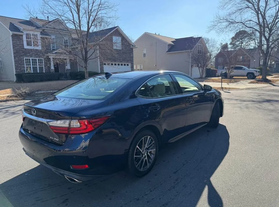 2016 Lexus ES 6th Gen - Image 3 of 10