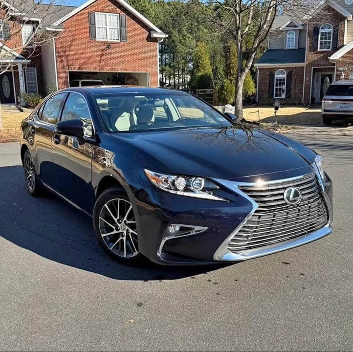 2016 Lexus ES 6th Gen - Image 5 of 10