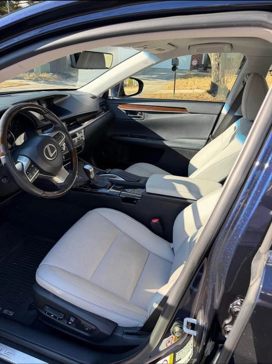 2016 Lexus ES 6th Gen - Image 8 of 9