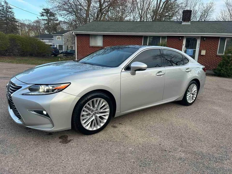 2016 Lexus ES 6th Gen - Image 3 of 20