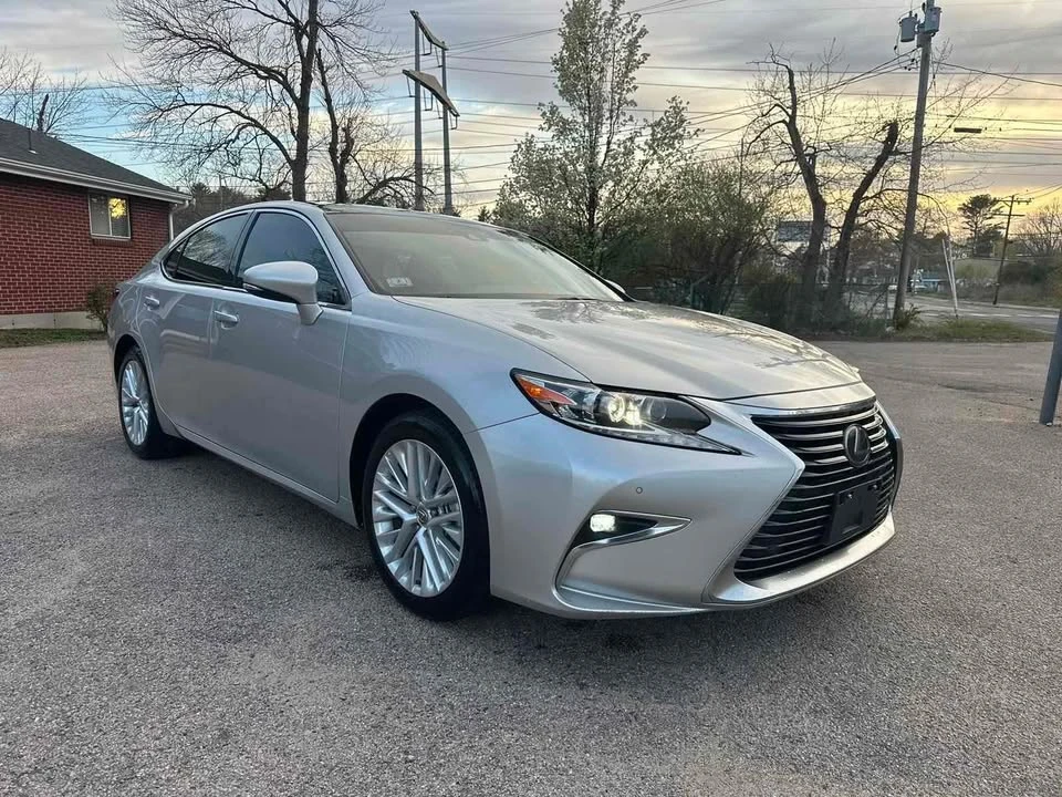 2016 Lexus ES 6th Gen - Image 13 of 20