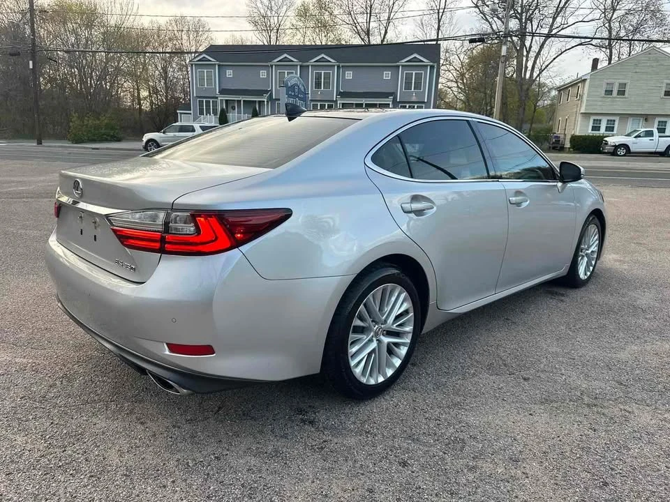 2016 Lexus ES 6th Gen - Image 4 of 20