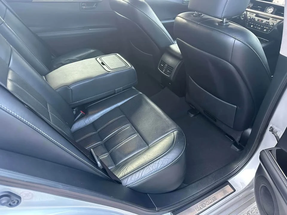 2016 Lexus ES 6th Gen - Image 12 of 20