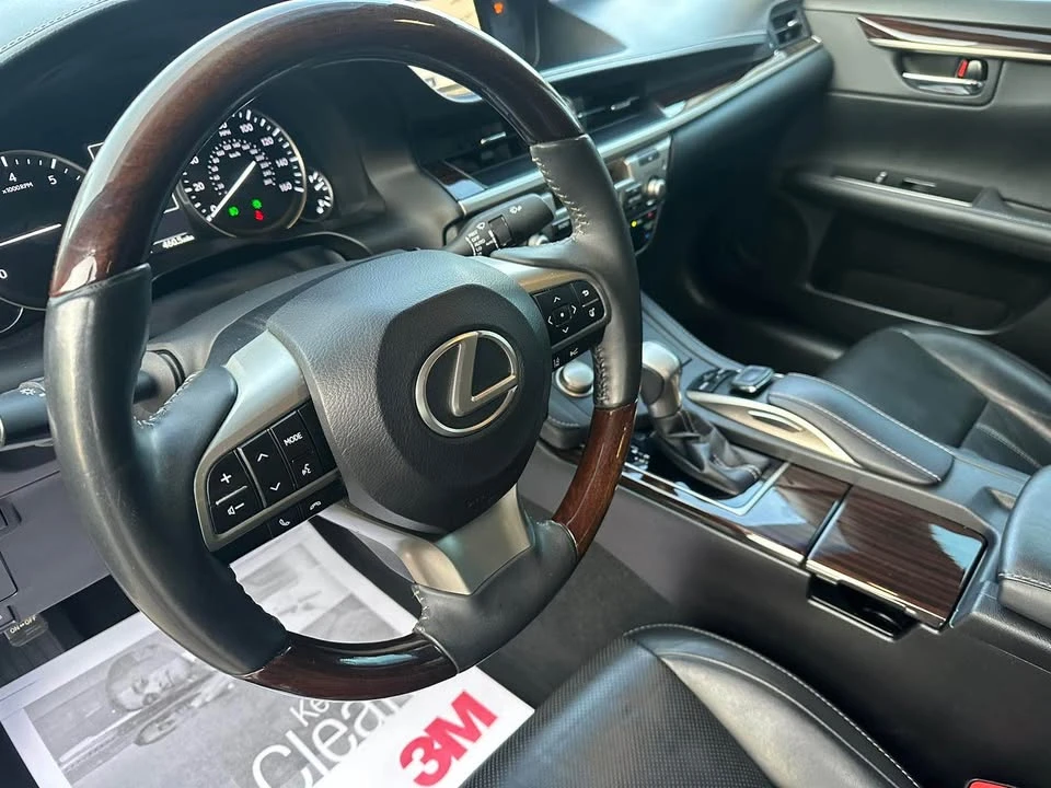 2016 Lexus ES 6th Gen - Image 9 of 20