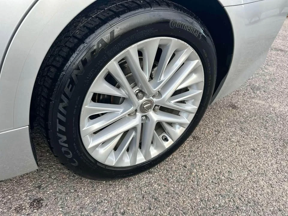 2016 Lexus ES 6th Gen - Image 16 of 20