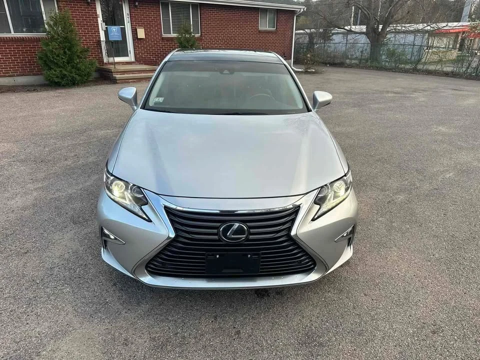 2016 Lexus ES 6th Gen - Image 8 of 20