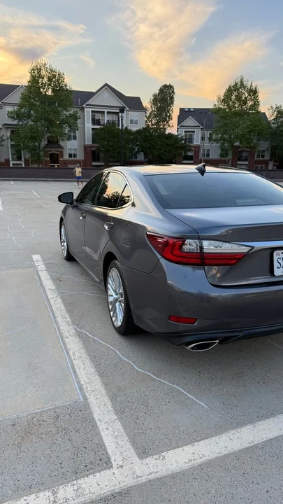 2016 Lexus ES 6th Gen - Image 6 of 18