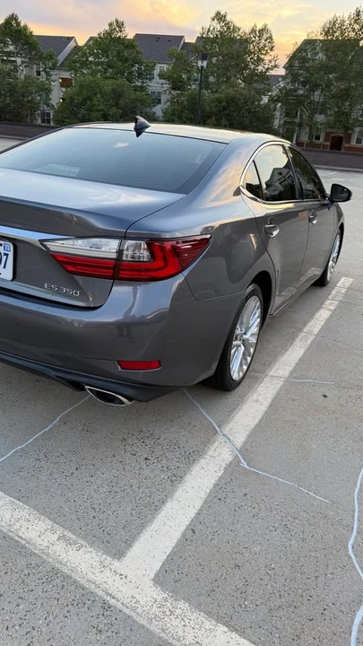 2016 Lexus ES 6th Gen - Image 7 of 18