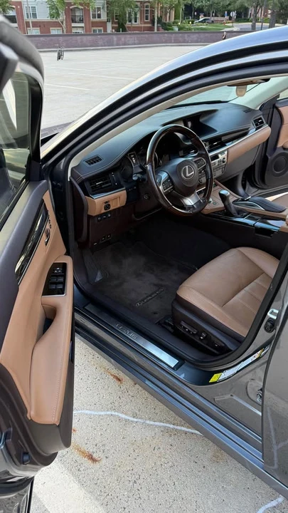 2016 Lexus ES 6th Gen - Image 10 of 18