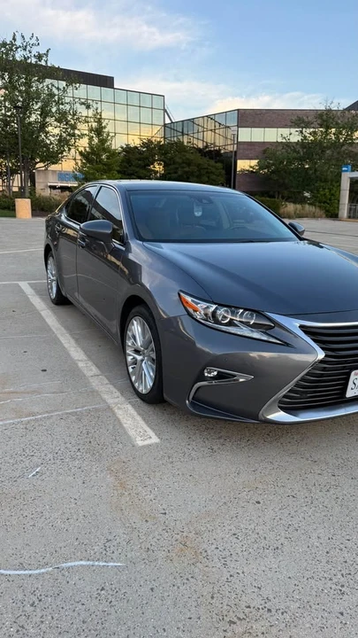 2016 Lexus ES 6th Gen - Image 3 of 18