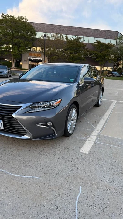 2016 Lexus ES 6th Gen - Image 4 of 18