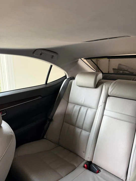 2016 Lexus ES 6th Gen - Image 6 of 6