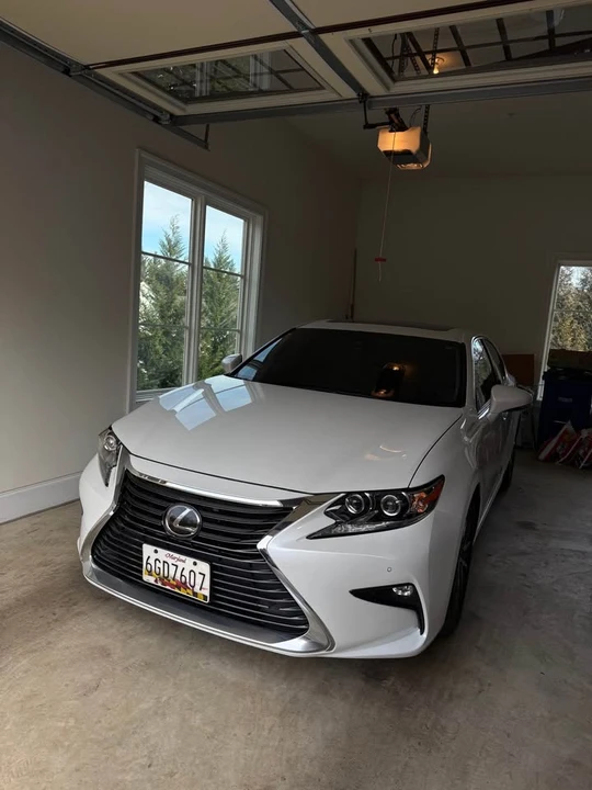 2016 Lexus ES 6th Gen - Image 2 of 6