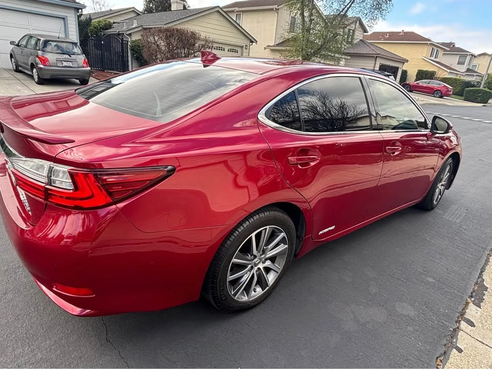 2016 Lexus ES 6th Gen - Image 3 of 12