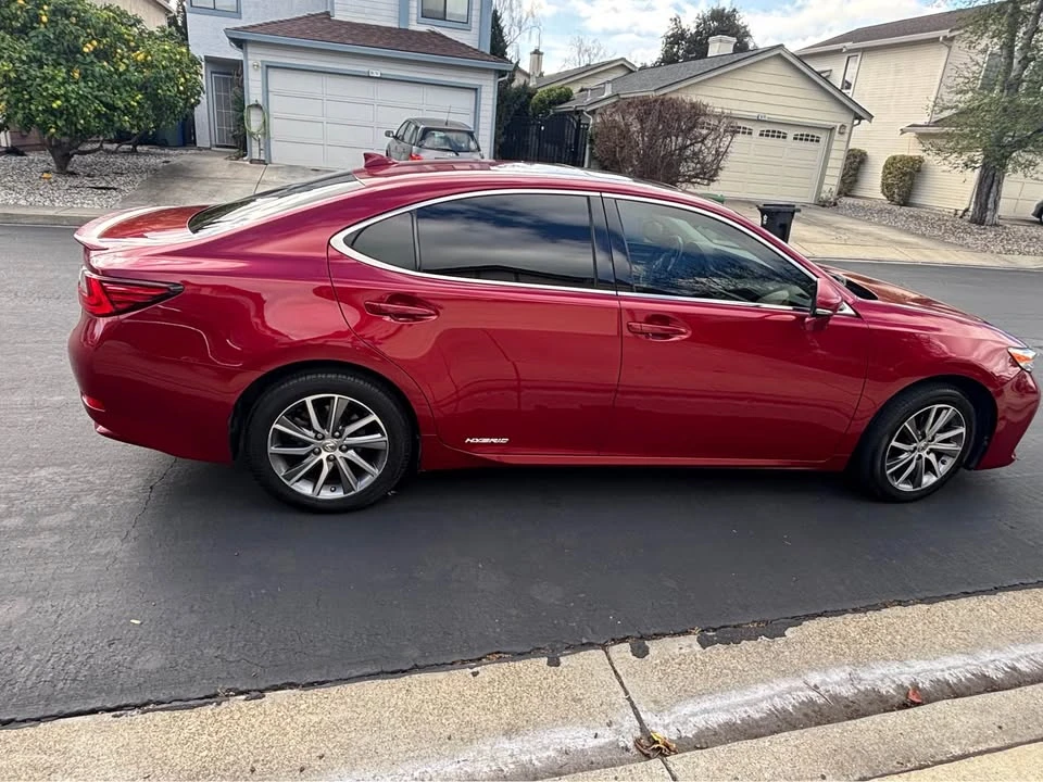 2016 Lexus ES 6th Gen - Image 4 of 12