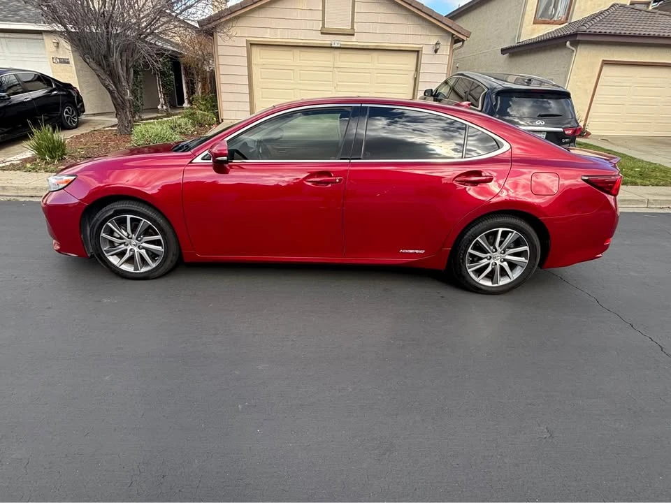 2016 Lexus ES 6th Gen - Image 5 of 12