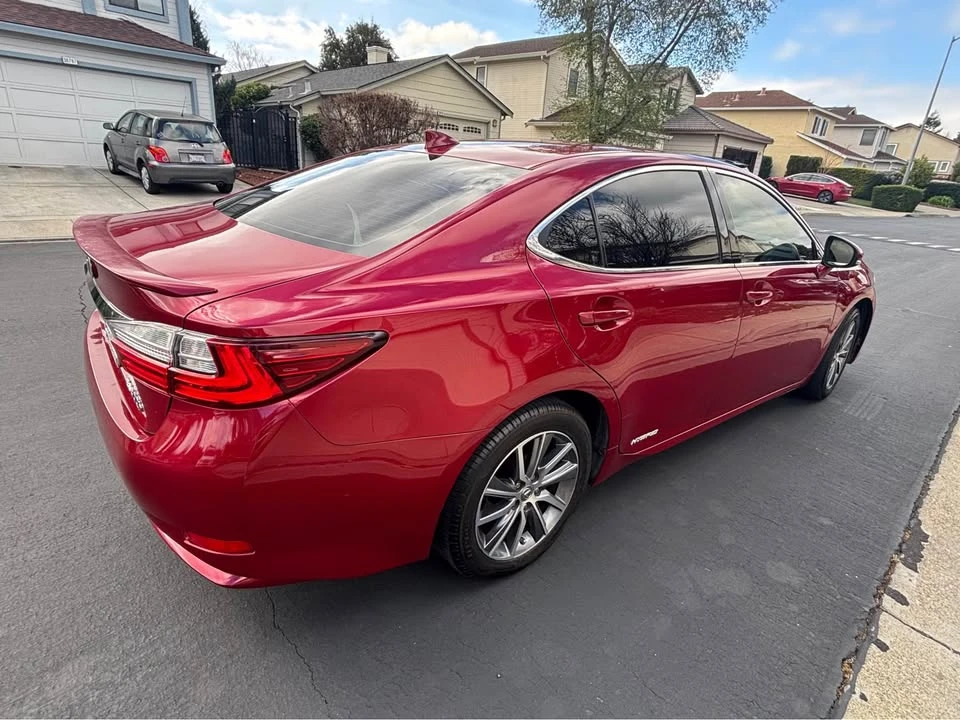 2016 Lexus ES 6th Gen - Image 2 of 12