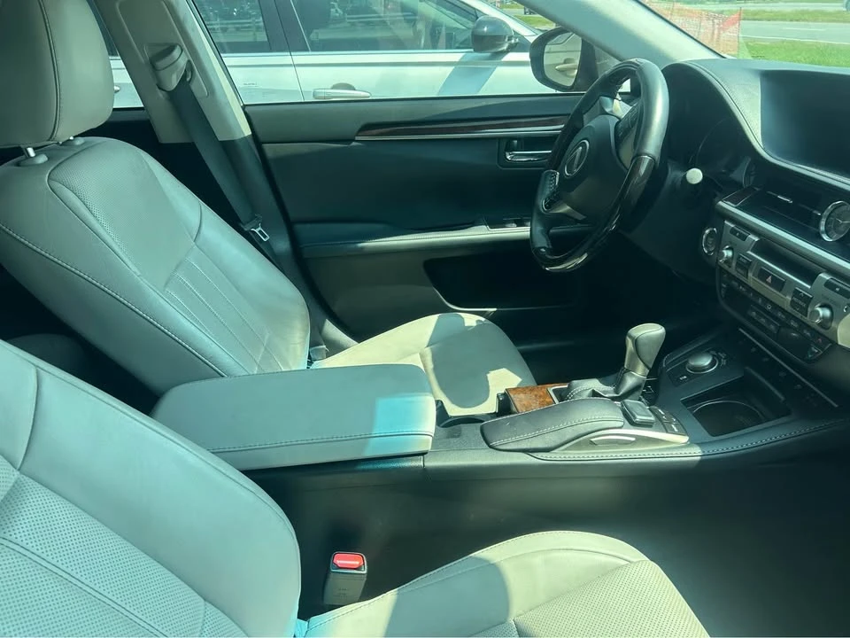 2016 Lexus ES 6th Gen - Image 3 of 5