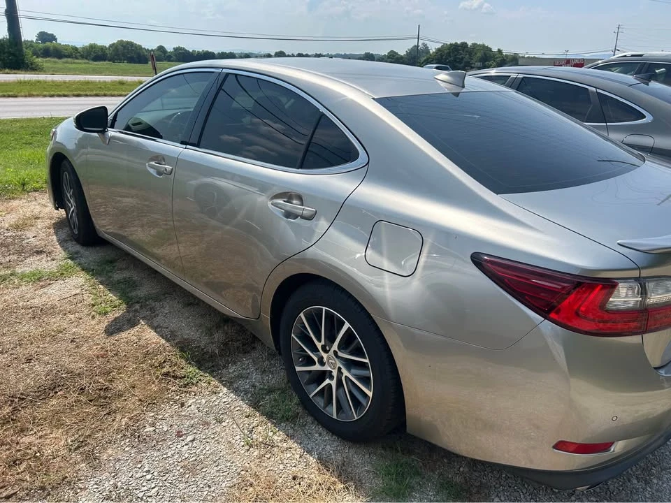 2016 Lexus ES 6th Gen - Image 4 of 5