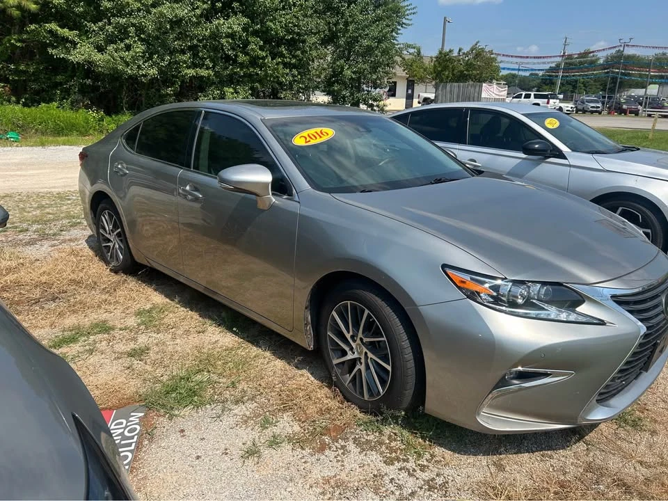2016 Lexus ES 6th Gen - Image 2 of 5