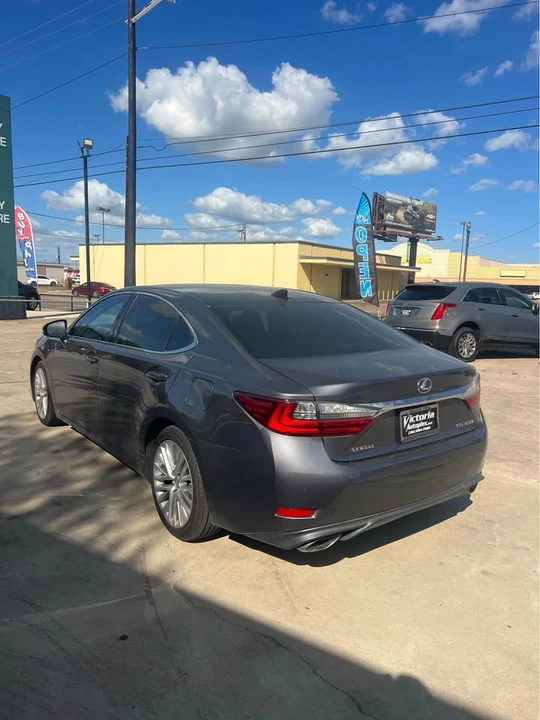 2016 Lexus ES 6th Gen - Image 8 of 13
