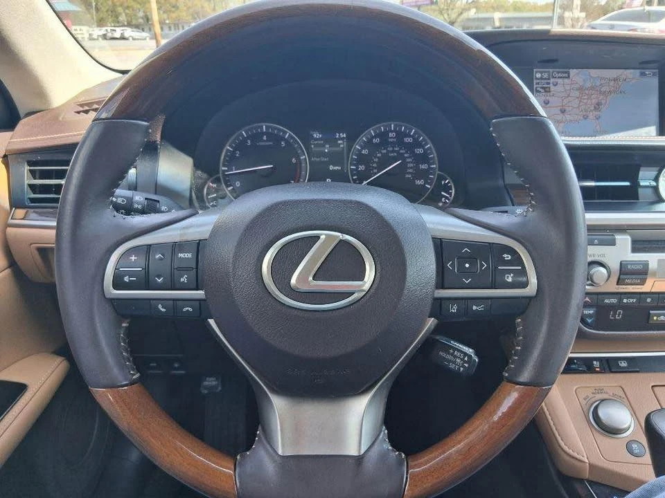 2016 Lexus ES 6th Gen - Image 6 of 12