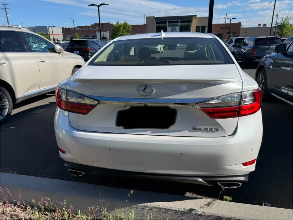 2016 Lexus ES 6th Gen - Image 3 of 4