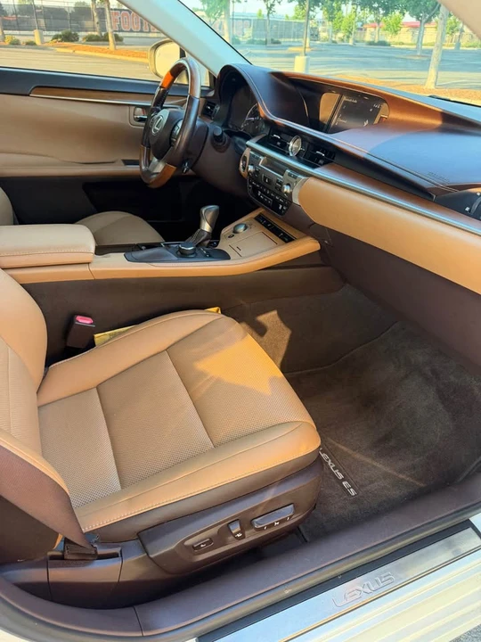 2016 Lexus ES 6th Gen - Image 12 of 21