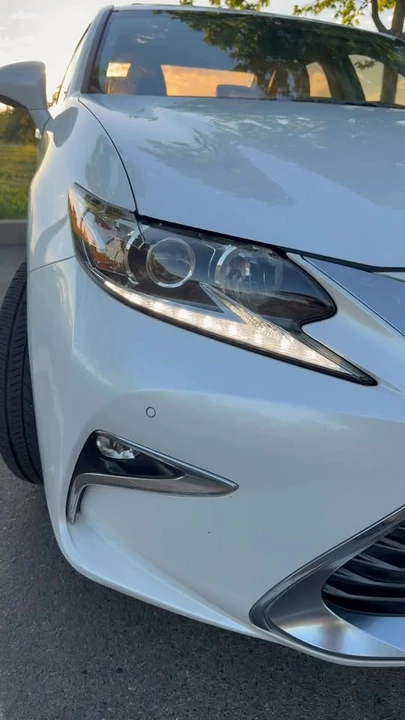 2016 Lexus ES 6th Gen - Image 21 of 21