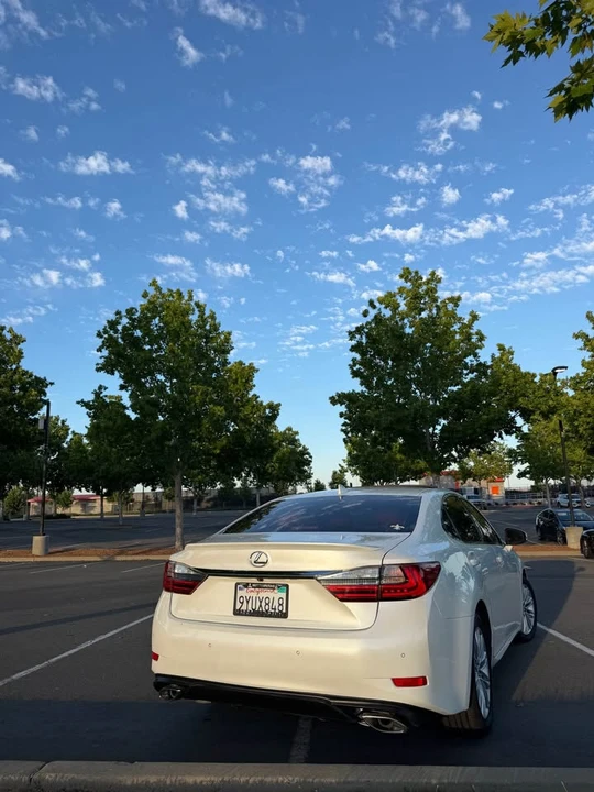 2016 Lexus ES 6th Gen - Image 6 of 21