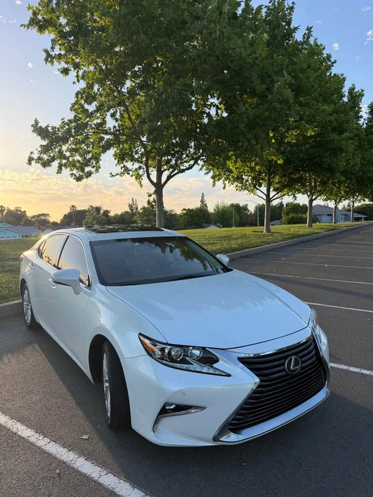 2016 Lexus ES 6th Gen - Image 3 of 21