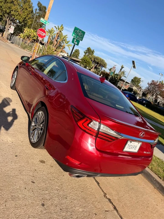2016 Lexus ES 6th Gen - Image 3 of 8