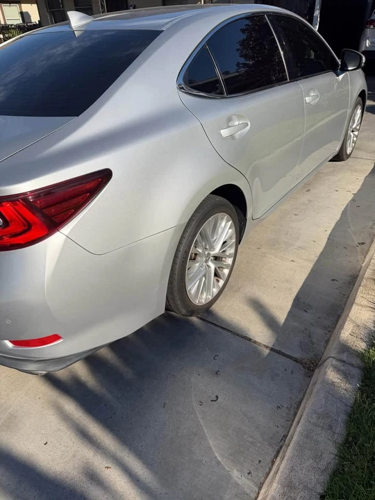 2016 Lexus ES 6th Gen - Image 7 of 13