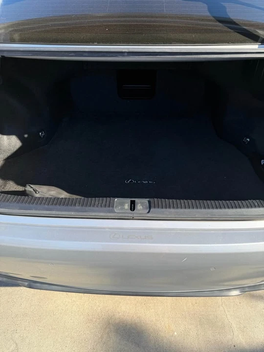 2016 Lexus ES 6th Gen - Image 11 of 13