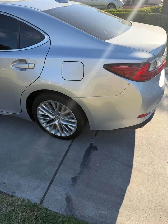 2016 Lexus ES 6th Gen - Image 5 of 13