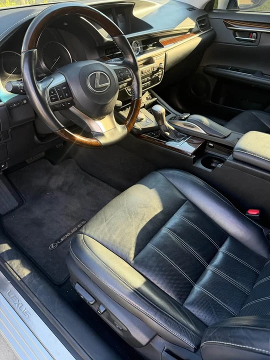 2016 Lexus ES 6th Gen - Image 2 of 13