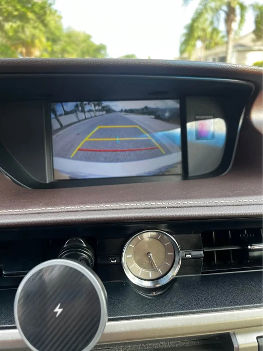 2016 Lexus ES 6th Gen - Image 7 of 11