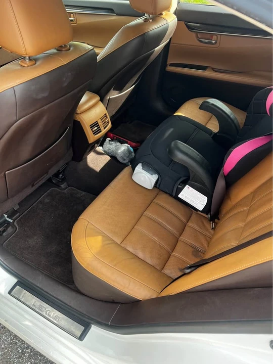 2016 Lexus ES 6th Gen - Image 5 of 11