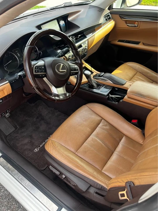 2016 Lexus ES 6th Gen - Image 9 of 11
