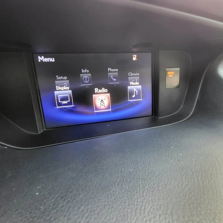 2016 Lexus ES 6th Gen - Image 16 of 17