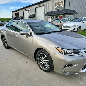 2016 Lexus ES 350 Luxury Sedan 4D