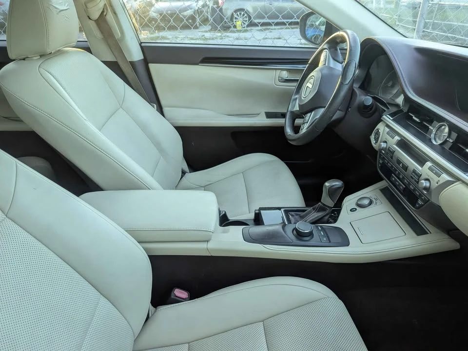 2016 Lexus ES 6th Gen - Image 2 of 3