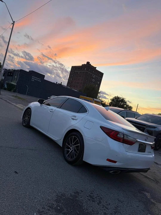 2016 Lexus ES 6th Gen - Image 4 of 6