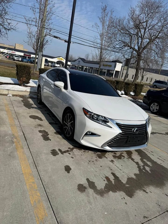 2016 Lexus ES 6th Gen - Image 2 of 6